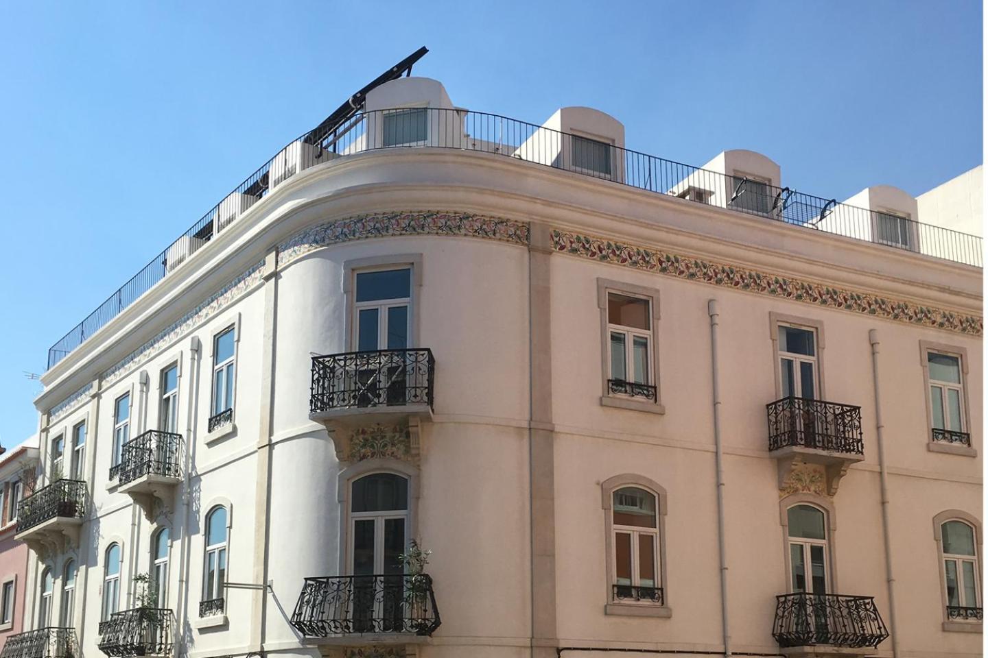 Sunny 3Bdr Apartment In Graca By Lovelystay Lisbona Esterno foto