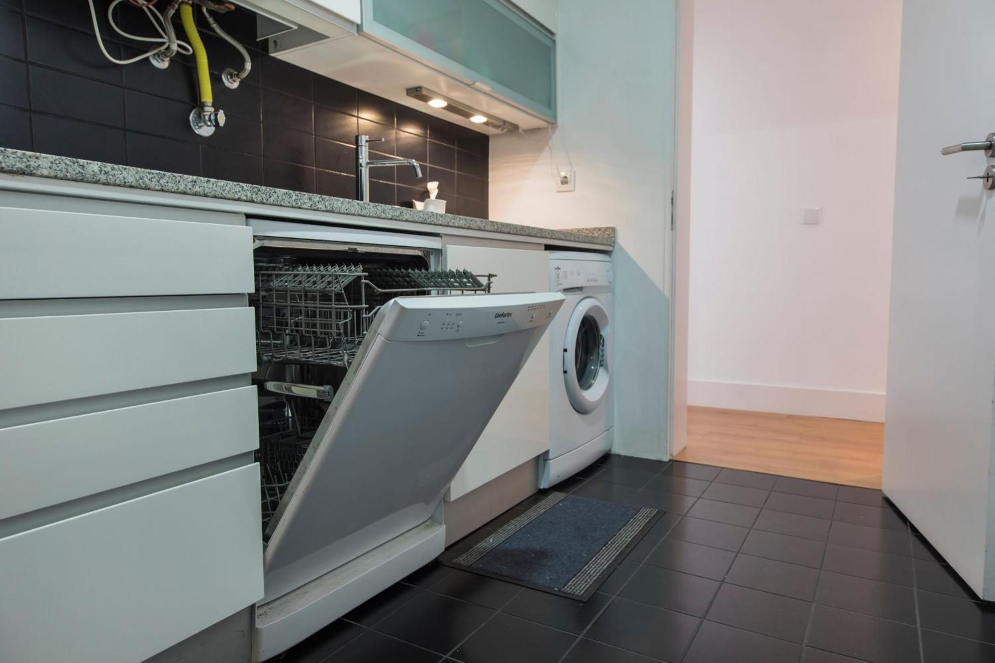 Sunny 3Bdr Apartment In Graca By Lovelystay Lisbona Esterno foto