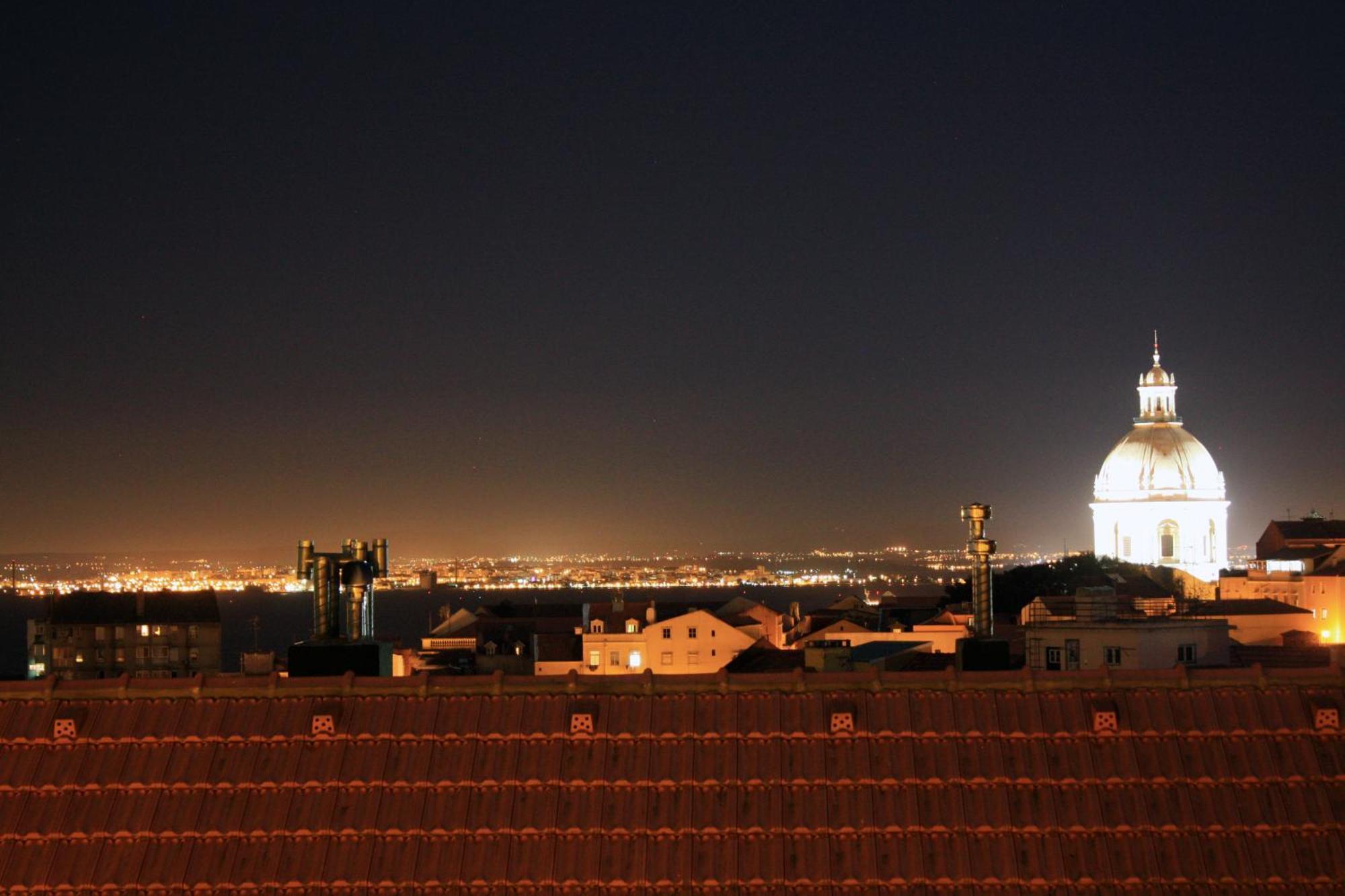 Sunny 3Bdr Apartment In Graca By Lovelystay Lisbona Esterno foto